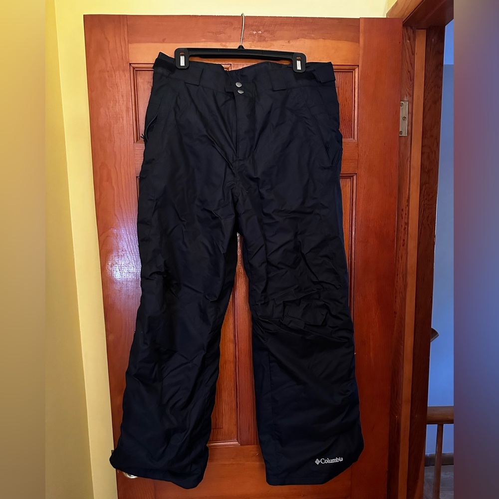 Like New: used twice Columbia snow pants
